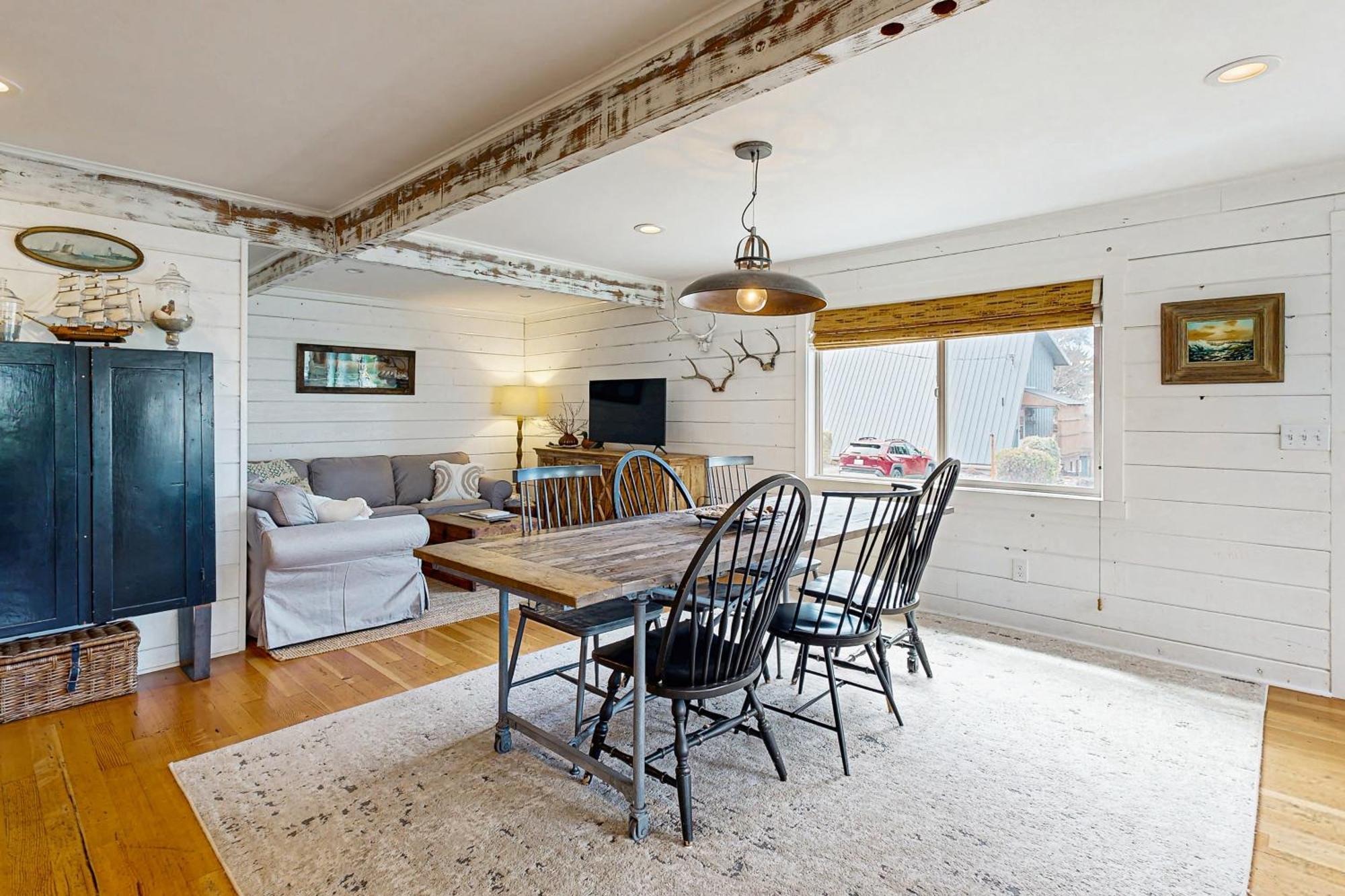 Calm Waters Villa Rockaway Beach Exterior photo